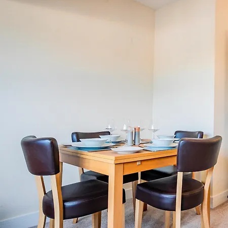 Bright, Modern Apartment In City Centre With Private Driveway Parking Hereford Exterior photo